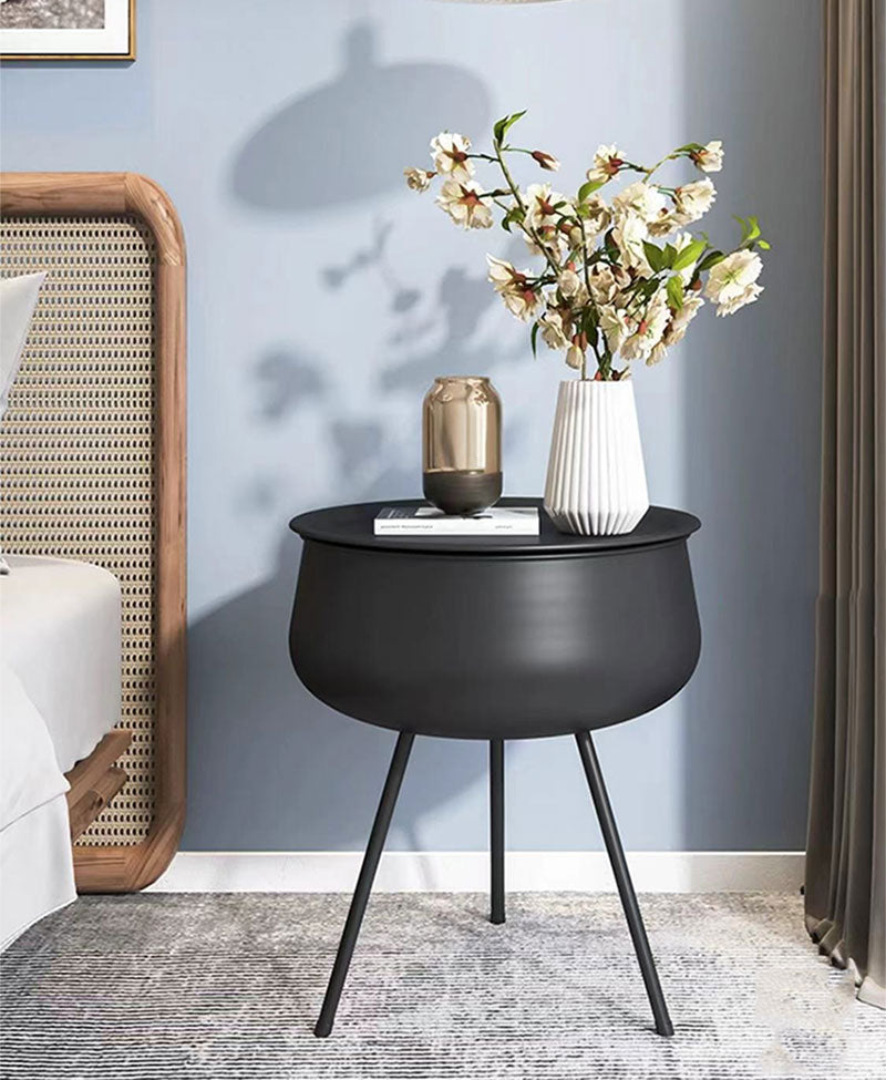 Comodino / tavolino in ferro